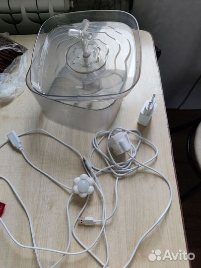 Фонтан поилка для кошек