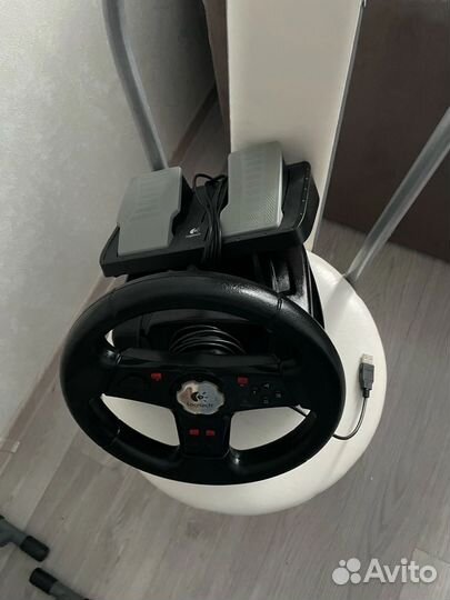 Игровой руль logitech