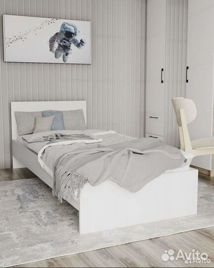 Кровать на 800 новая