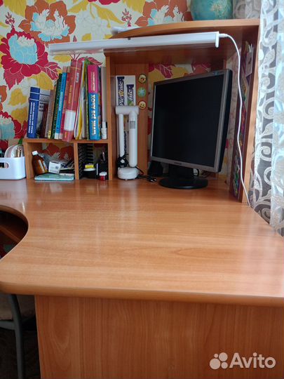 Компьютерный стол