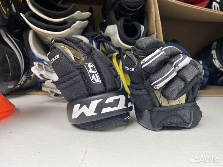 Магазин Краги хоккейные на самых маленьких 3-4 год