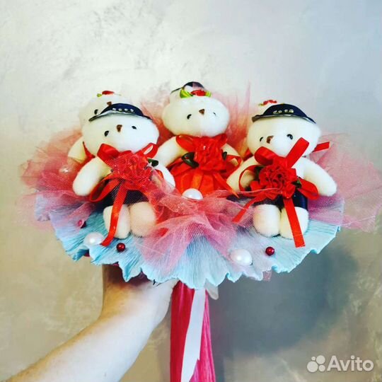 Букетики из игрушек