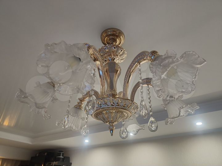 2-к. квартира, 76 м², 9/10 эт.