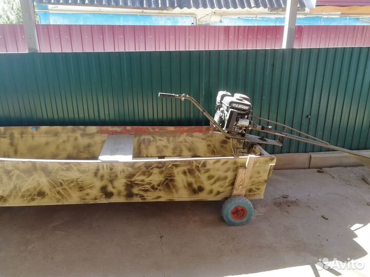 Лодка,болотоход