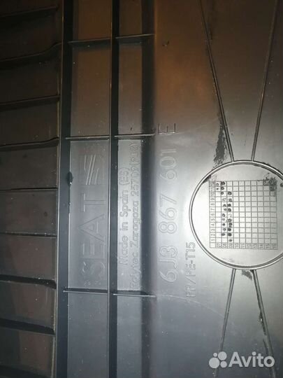 Обшивка/облицовка крышки багажника Seat Ibiza 4