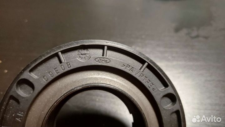 Сальник коленвала передний Ford Transit