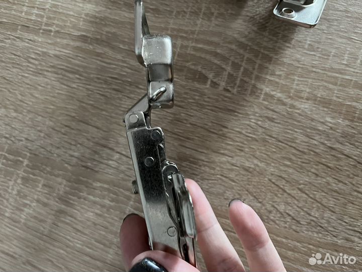 Петля мебельная с доводчиком