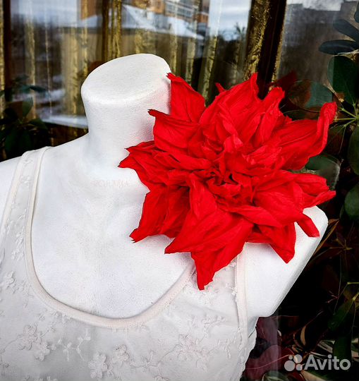 Большой цветок брошь из ткани