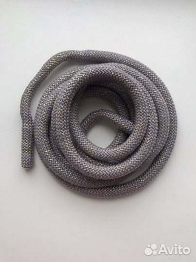 Гимнастическая скакалка