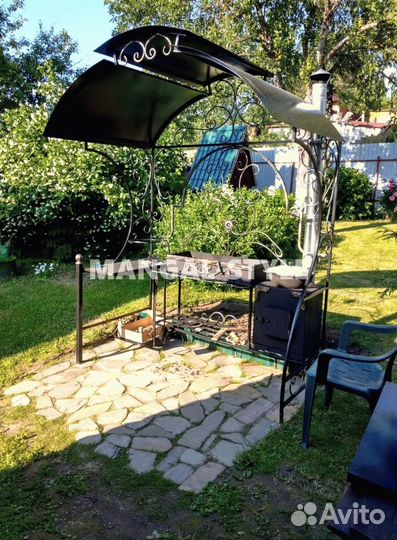 Мангал с крышей