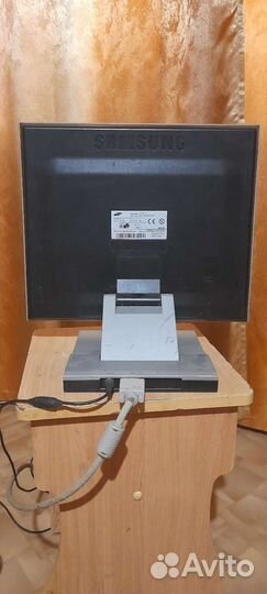 Монитор Samsung