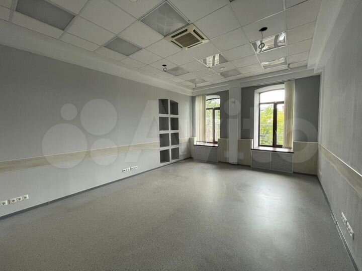 Офис с высокими потолками в Центре, 267 м²