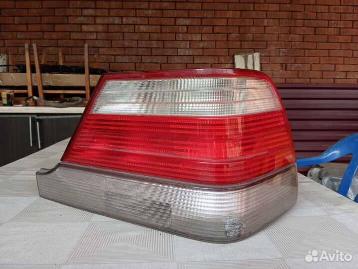 Фонарь задний Mercedes w140