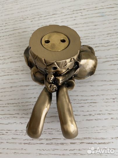 Крючок декоративный настенный