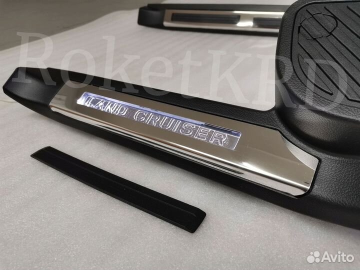 Порожки Toyota Land Cruiser 200 Цельные LED