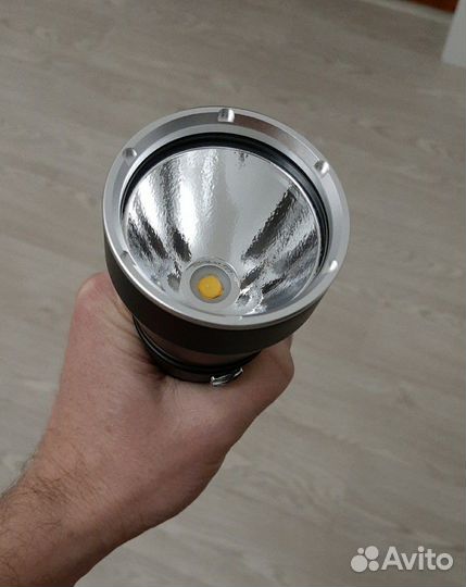 Мощный подводный фонарь Cree XHP70.2