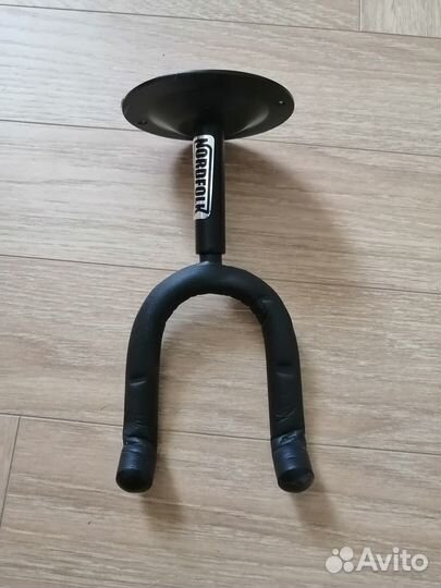 Крепление для гитары на стену