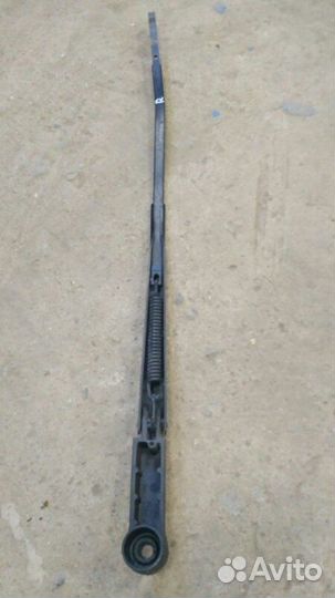 Поводок стеклоочистителя передний правый Citroen