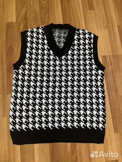 Жилет женский вязаный