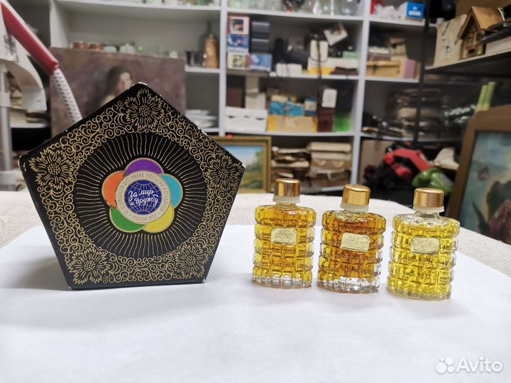 Духи За мир и дружбу Новая Заря СССР (Ч)