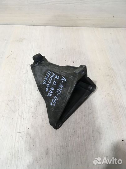 Кронштейн двигателя правый Ауди 100 С4 4A0199308