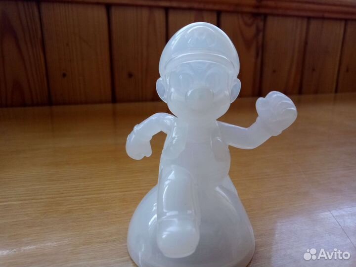 Фигурка Марио