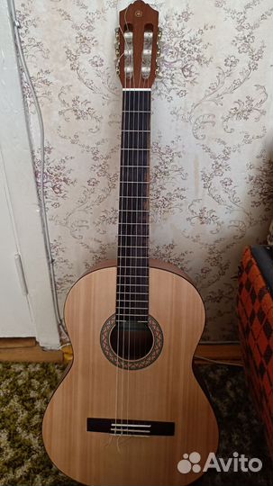 Классическая гитара yamaha c40