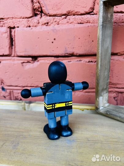 Бэтмен фигурка супергероя дервянная по комиксам DC