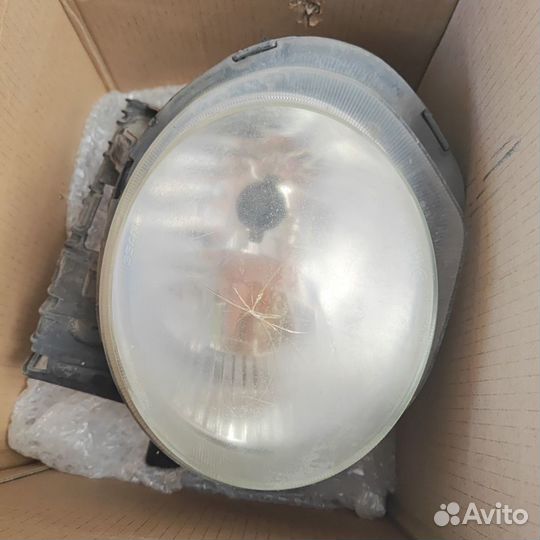 Передняя фара на Nissan juke