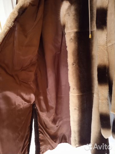 Шуба из бобрика,капюшон норка 48-50 Италия