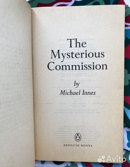 The Mysterious Comission / Innes Michael