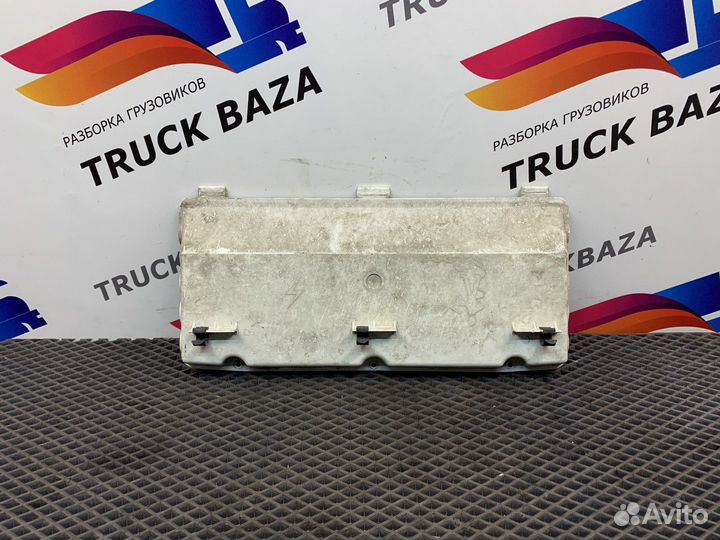 5010428396 Крышка проводов кабины Renault Magnum