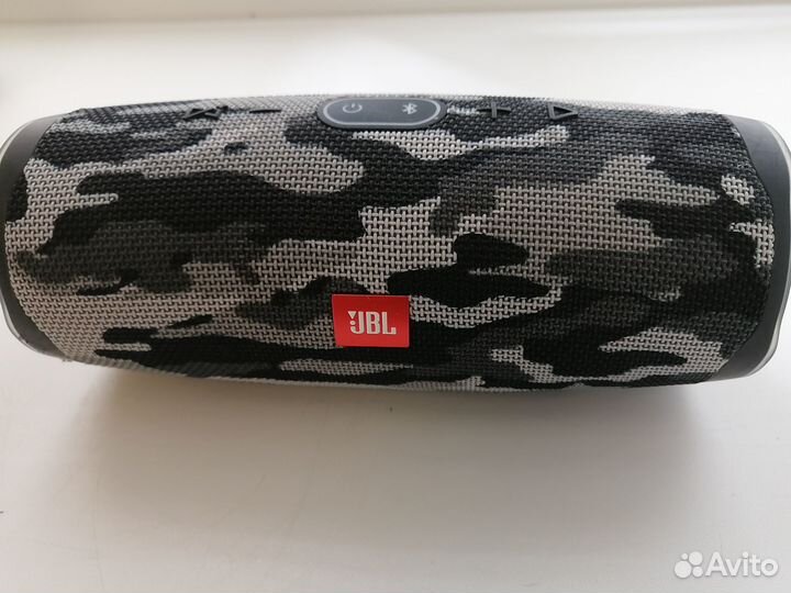 Продам портативную колонку Charge 4 jbl