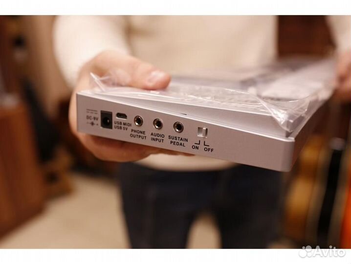 Jonson&Co JC-118 silver - синтезатор с чехлом