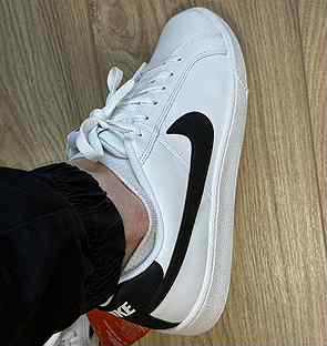 Nike court royale