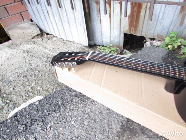 Гитара акустическая