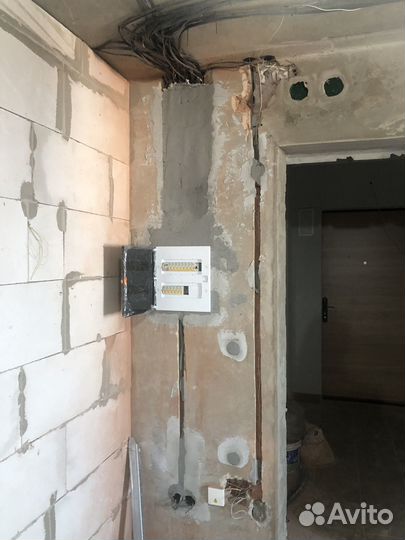 Услуги электрика, укладка ламината