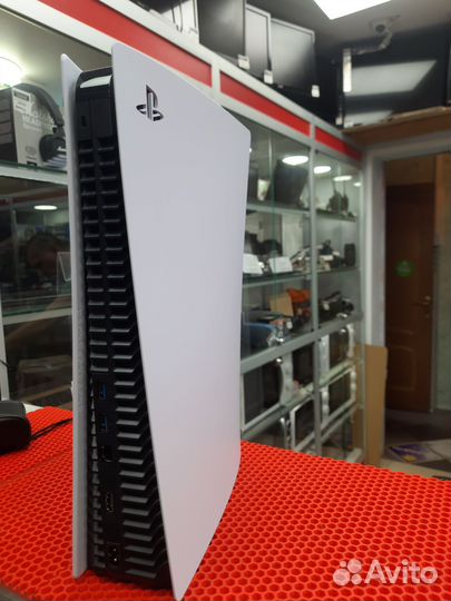 Игровая приставка Playstation 5 825Gb, как новая