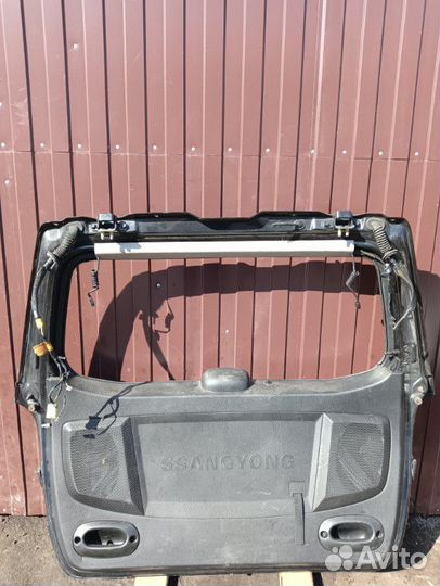 Крышка багажника задняя Ssangyong Rexton 1 D27DT