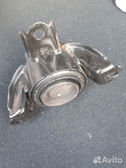 Опора двигателя правая hyundai-KIA оригинал б/у