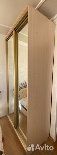 Шкаф купе с зеркалом в спальню