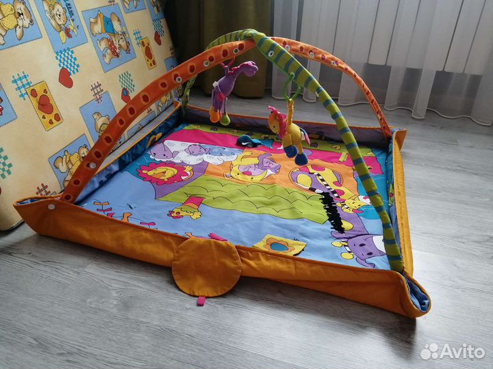 Развивающий коврик с дугами