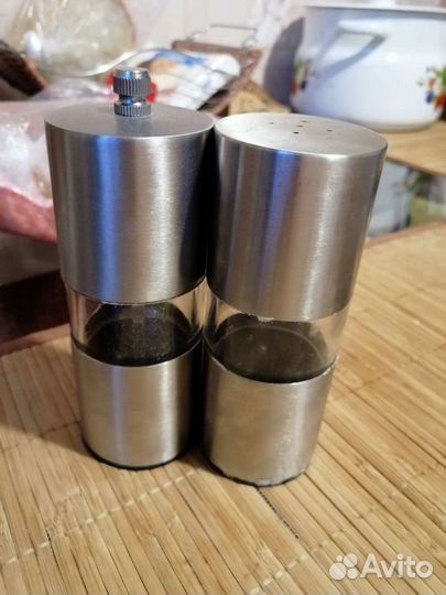 Мельница и солонка