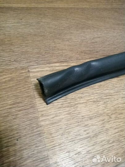 Уплотнительная резинка капота Hyundai Sonata седан