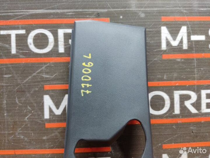 Накладка ремня безопасности левая Mercedes-Benz