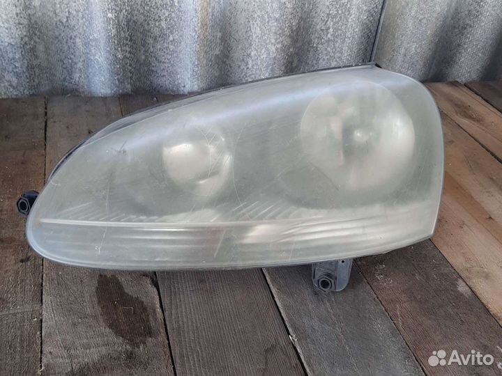 Фара левая VW Golf 5 1K6941005E