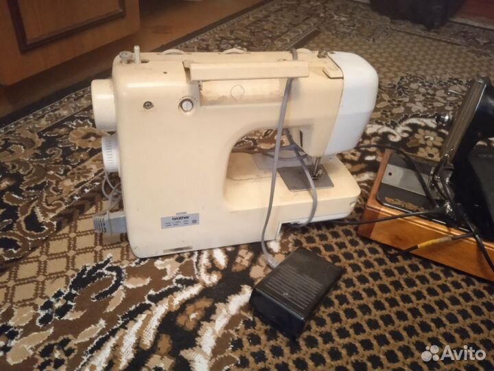 Швейная машина Чайка 2