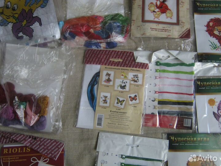 Наборы для вышивания, пяльца