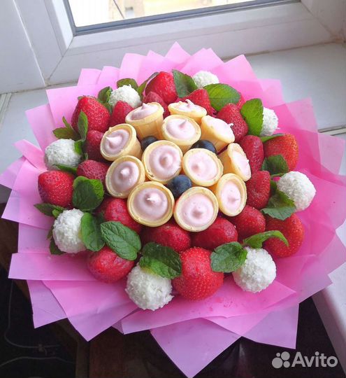 Фруктовые, сухофруктовые и ягодные букеты