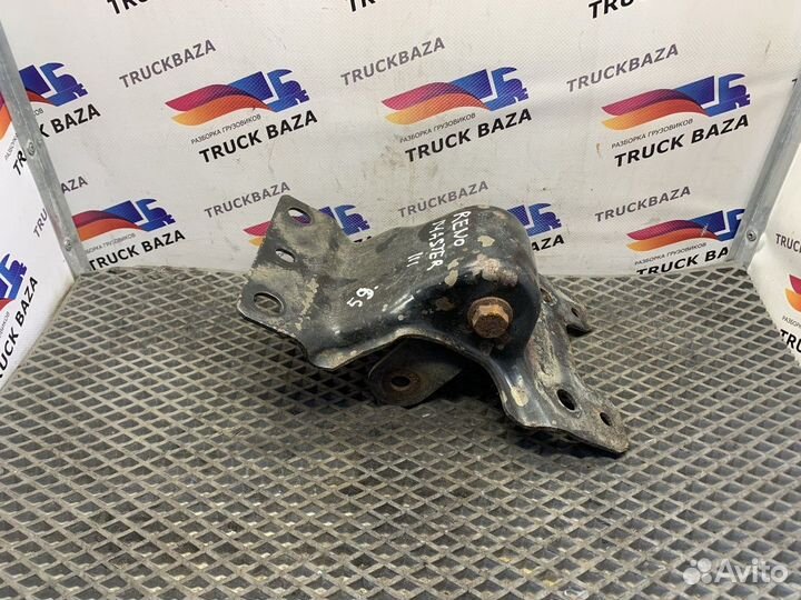 8200785137 Кронштейн крепления задней рессоры